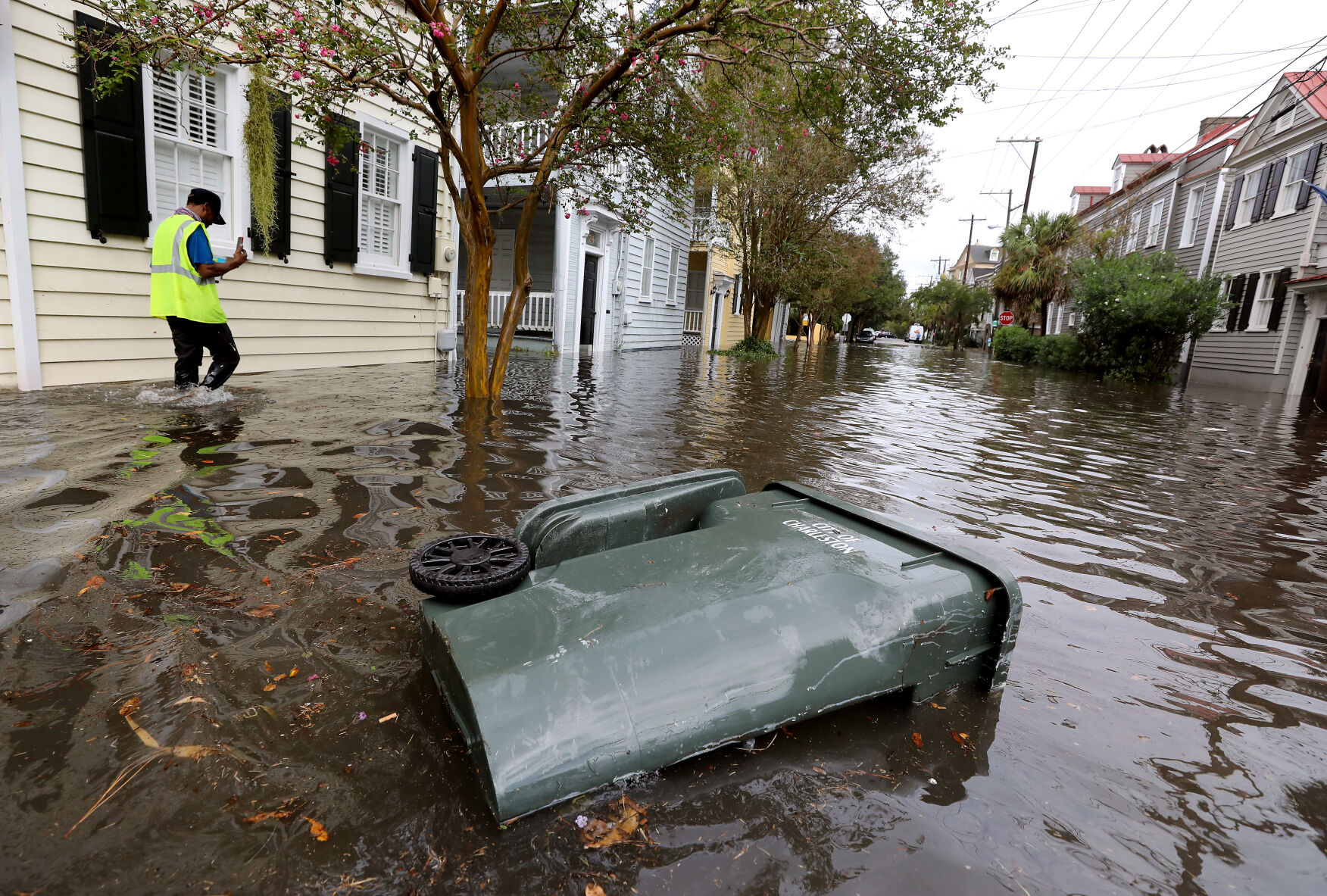 charleston trash can.jpg (copy)